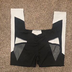 Zella Black and White Capris